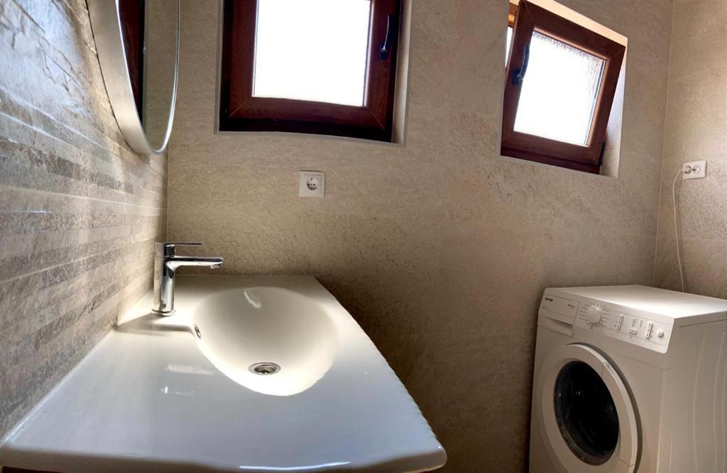 Studio Apartman Luka スタリグラード エクステリア 写真